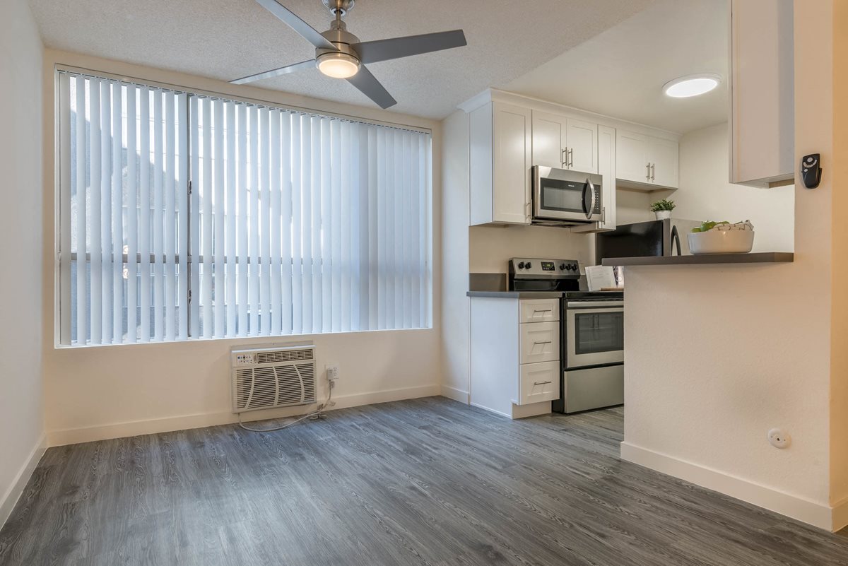 526 Ardmore Apartments